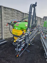 Opryskiwacz zawieszany