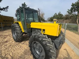 CIĄGNIK ROLNICZY  Renault R7674