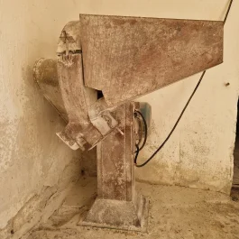 Śrutownik bijakowy do zboża, silnik 3 kW, zasilanie 400 V, sprawny, używany